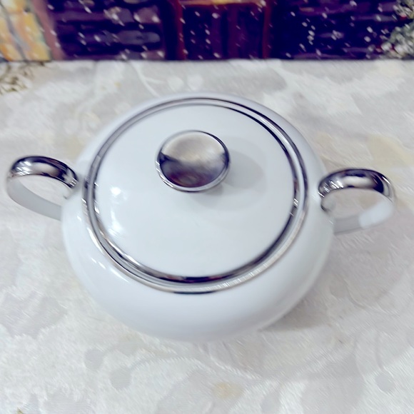 Royal Song Simplicity Sugar Bowl with Lid White Platinum Trim - Picture 1 of 5